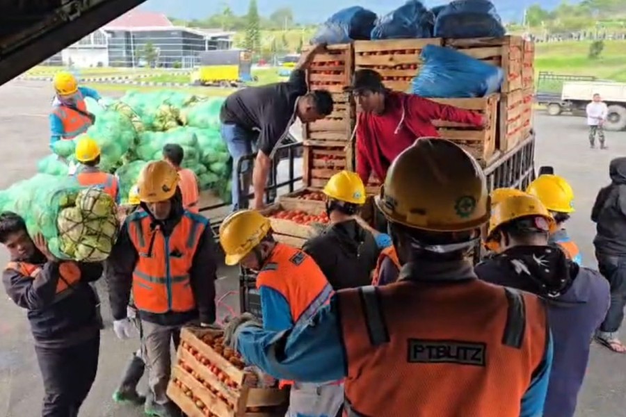 Pesawat TNI AU Angkut Cabai Petani Aceh Dukung Pemulihan Ekonomi