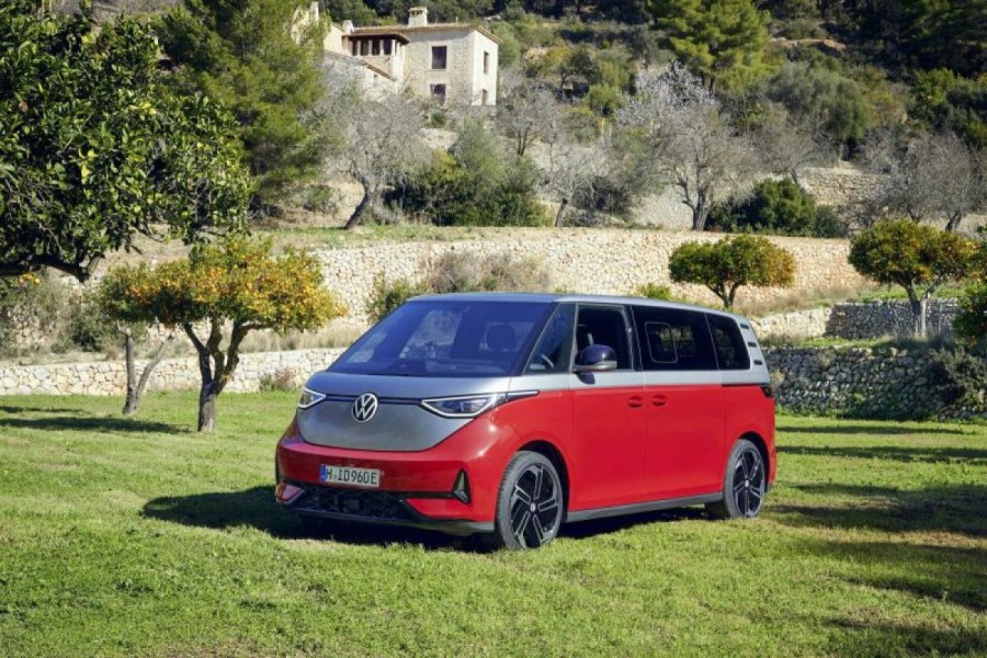 Volkswagen Luncurkan Mobil Listrik ID. Buzz dengan Desain Stylis dan Ikonik di IIMS 2025