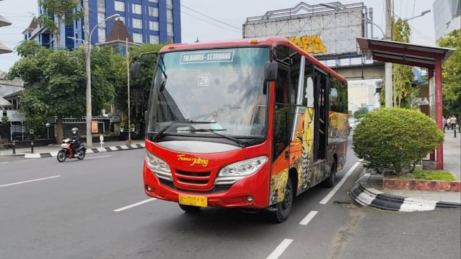 Transformasi Pembayaran Digital QRIS: Masa Depan Transaksi di Transportasi Massal