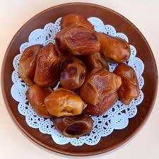 Manfaat Konsumsi Kurma dan Takjil Manis untuk Berbuka Puasa Termasuk Energi dan Kesehatan Optimal Selama Ramadhan