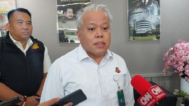 Pengadilan Negeri Jakarta Selatan Menunda Sidang Pembacaan Putusan Kasus Kredit Bank Mayapada Karena Kondisi Kesehatan Terdakwa Ted Sioeng