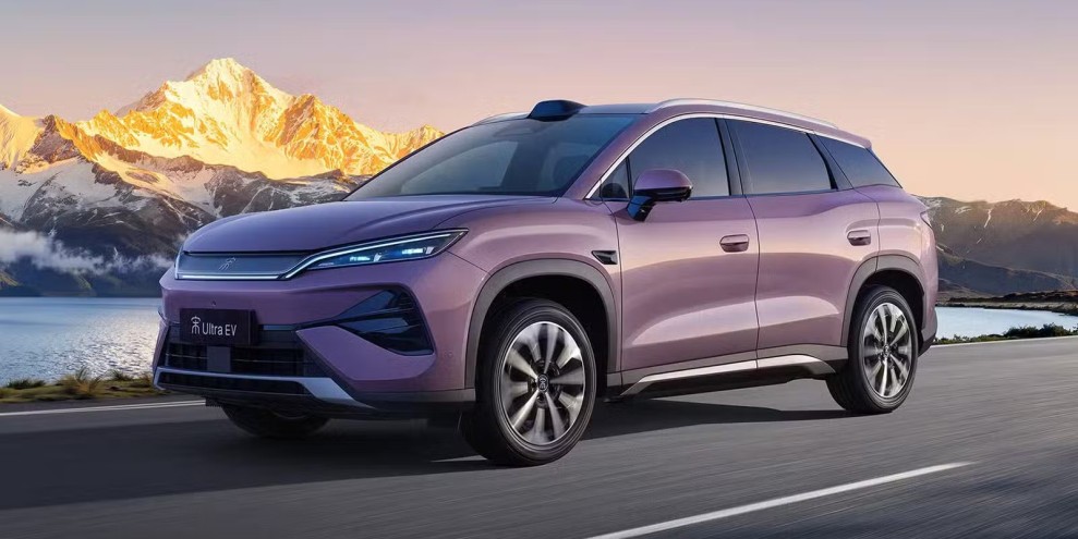 BYD Song Ultra EV, Mobil Listrik Masa Kini dengan Fitur Pengisian Cepat