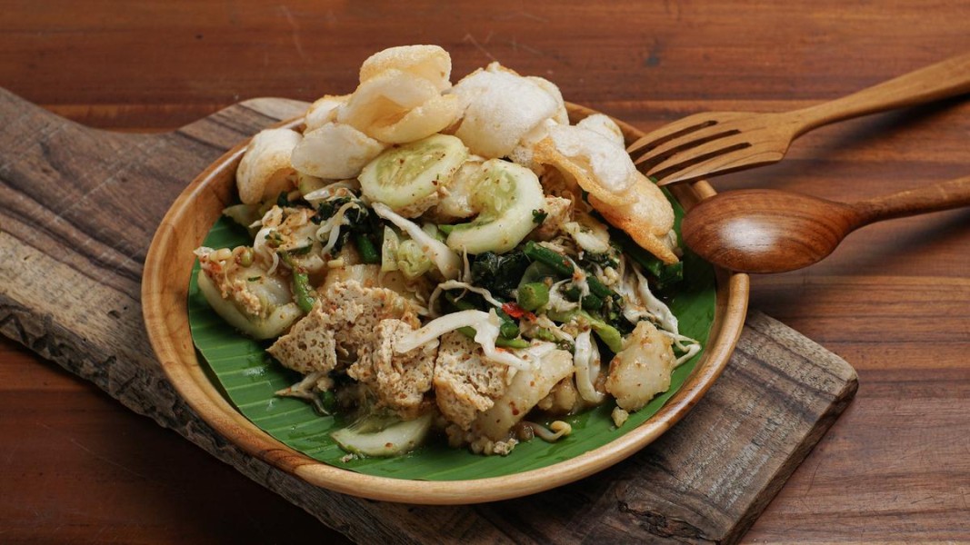 Rekomendasi 11 Tempat Makan Lotek Legendaris Enak Bandung Tahun 2025