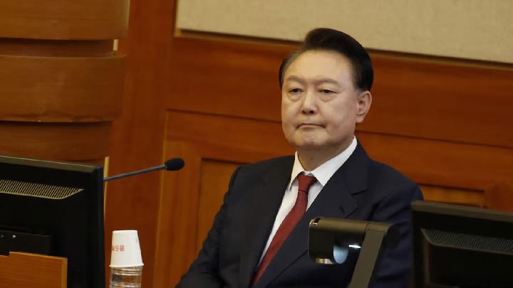 Presiden Korea Selatan, Yoon Suk Yeol, Jalani Sidang Pemakzulan: Mahkamah Konstitusi Tingkatkan Ketegangan Politik