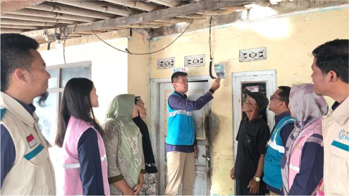 PLN Cikarang Wujudkan Listrik Mandiri Bagi Warga Kurang Mampu