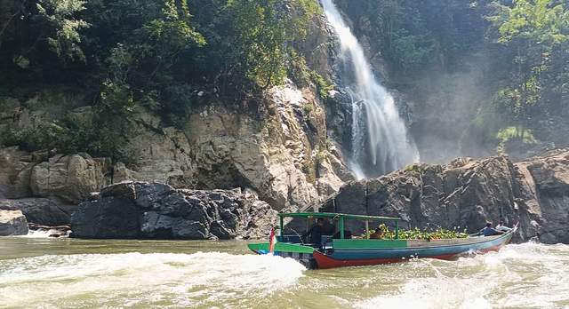 Transportasi Sungai Mahakam Jadi Andalan Perjalanan Warga Kubar Samarinda