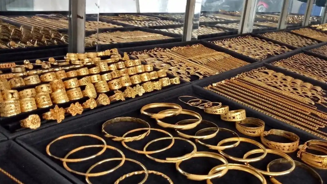 Harga Emas Perhiasan Hari Ini Senin 29 Desember 2025, Lengkap dari 9 hingga 24 Karat