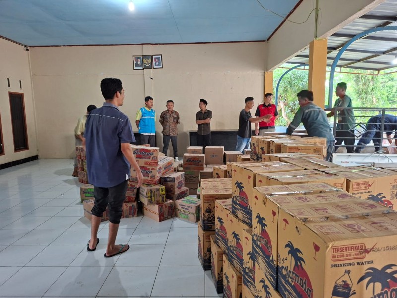 Komitmen Sosial PLN IP UBP Jeranjang Terus Hadir Mendampingi Masyarakat Sekotong Yang Terdampak Banjir