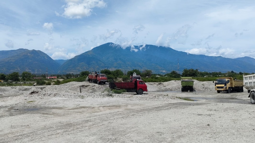 Perusahaan Tambang Besar di Sungai Palu Diharapkan Rangkul Penambang Tradisional: Peningkatan Ekonomi Lokal dan Keberlanjutan