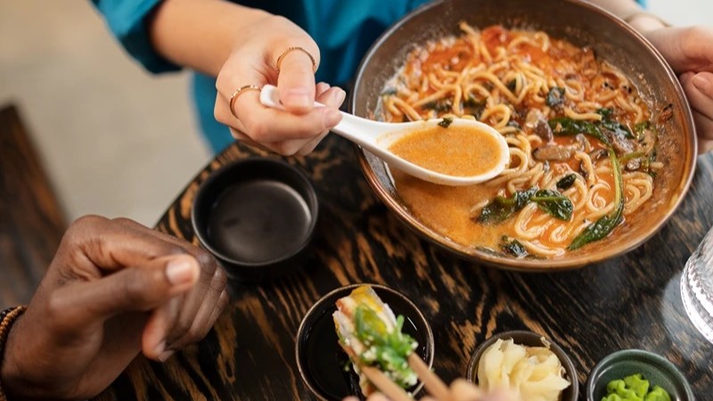 Menikmati Ramen dengan Bijak: Pentingnya Menjaga Keseimbangan untuk Kesehatan Tubuh
