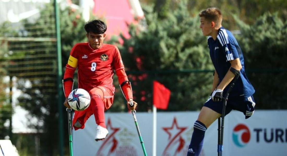 Inspirasi dari Ende: Kurir Difabel yang Menaklukkan Dunia Sepak Bola Amputasi