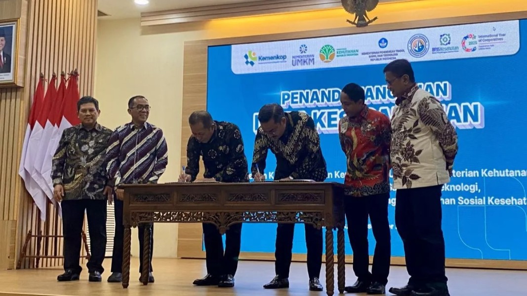Menkop Teken MoU Strategis Perkuat Peran Kopdes Merah Putih Nasional
