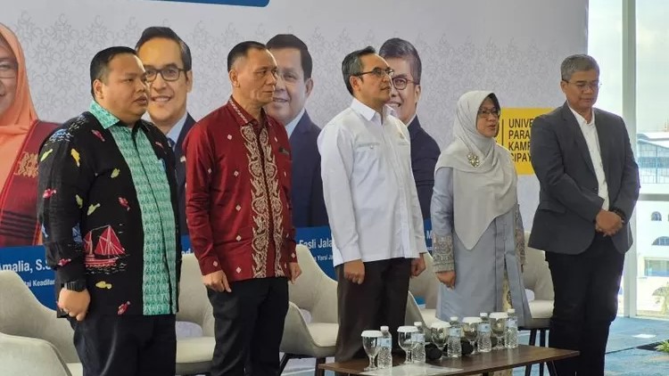 Upaya Tekan UKT, Kemdiktisaintek Dorong PTN Dapatkan Sumber Dana Alternatif