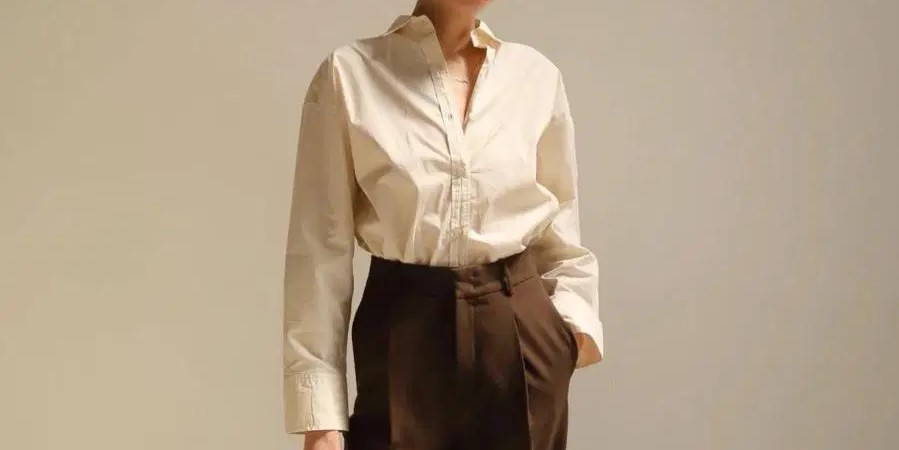 Blouse Cream Cocok dengan Celana Apa? Ini Pilihannya