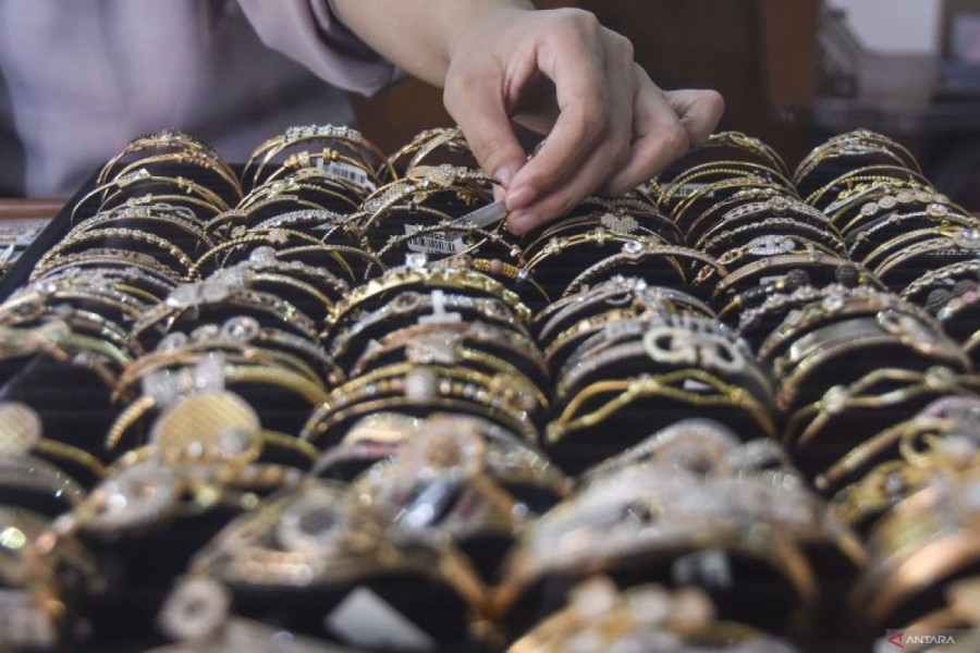 Daftar Harga Emas Perhiasan Hari Ini Mengalami Kenaikan Stabil yang Signifikan