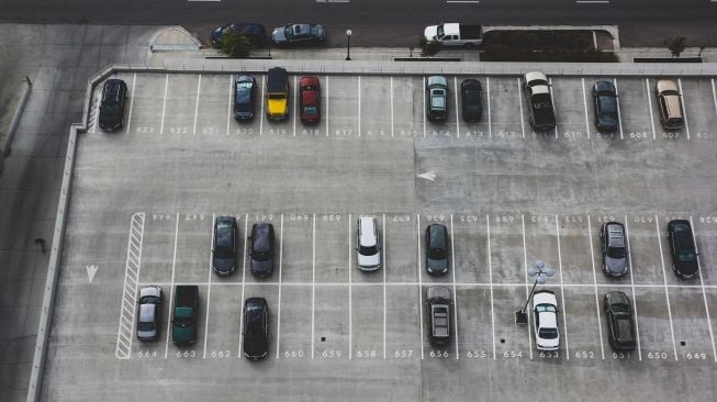 Cara Parkir Mobil Matik yang Benar: Panduan Lengkap untuk Pengemudi yang Aman dan Efisien