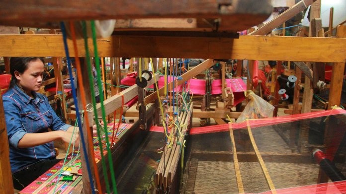 Pemerintah Lindungi Industri Tenun Nasional Lewat Program BMTP Strategis dan Terencana