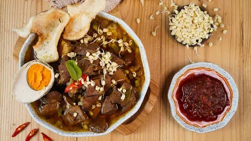 Kuliner Legendaris Pasuruan: Rawon Saminah Tetap Jadi Favorit Generasi Kini