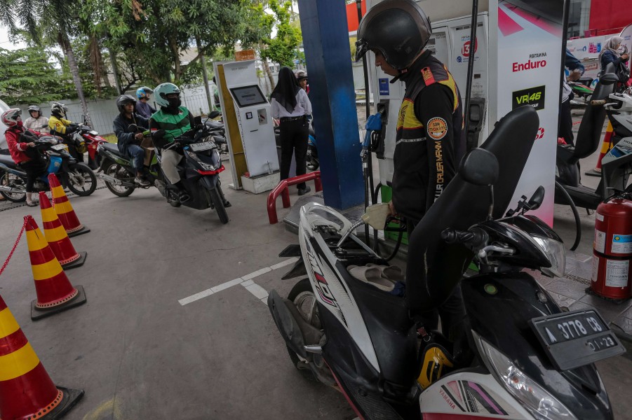 Jangan Khawatir, Pengojek Daring Tetap Bisa Akses BBM Subsidi: Pemerintah Masih Melakukan Pengkajian
