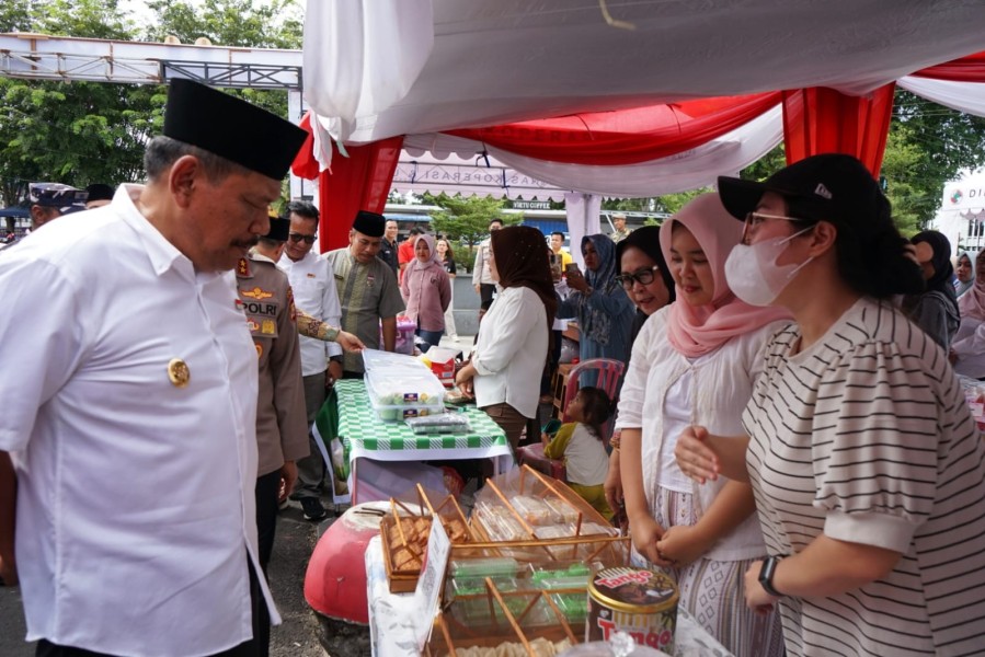 Wagub Mian Meresmikan Kampung Ramadan Di Balai Buntar Dorong Ekonomi Rakyat