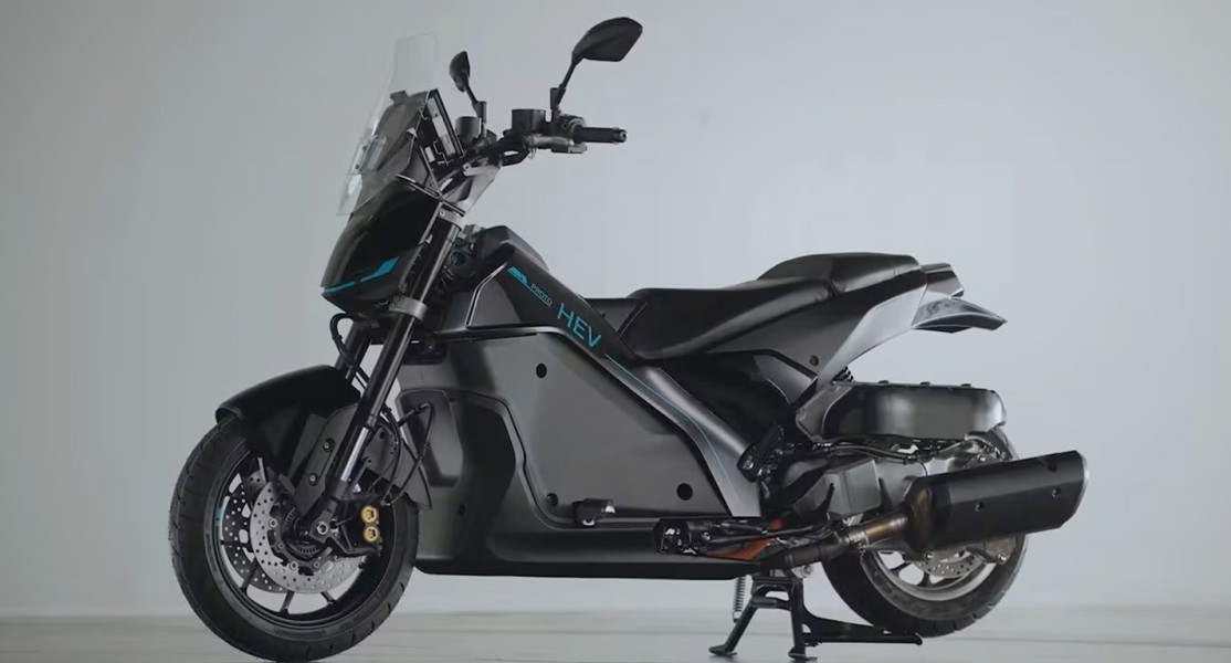 Yamaha Lakukan Uji Coba XMAX Hybrid: Inovasi Motor Masa Depan dengan Teknologi Petrol-Electric