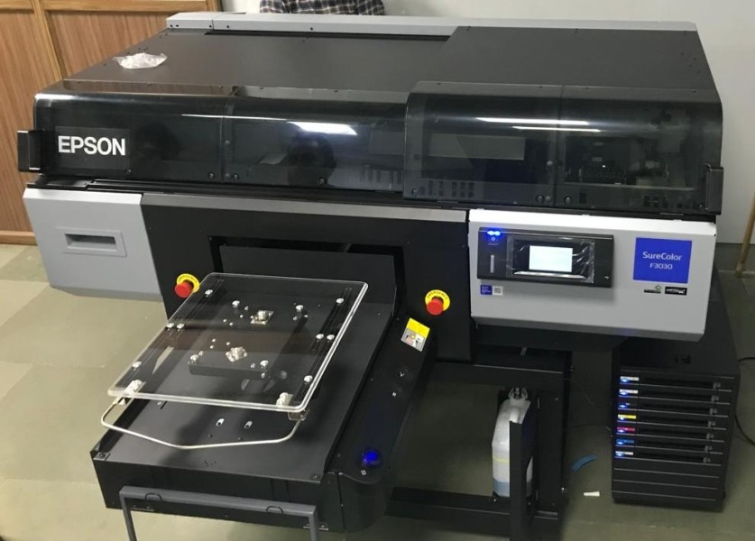 Direct to Garment Printer Epson adalah Teknologi Cetak Digital Berkualitas Tinggi untuk Industri Pakaian