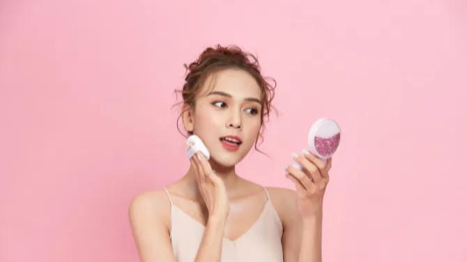 Rekomendasi 9 Cushion Terbaik untuk Kulit Sawo Matang dengan Shade Paling Akurat