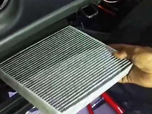 Mengenal Fungsi Filter AC Mobil dan Tanda Harus Diganti