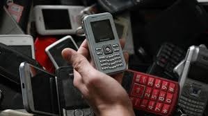 Gen Z Jenuh dengan Smartphone, Tren Ponsel Jadul Kembali Menguat