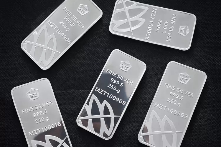 Harga Perak Antam Rabu 25 Februari 2026 Turun Tajam Hari Ini