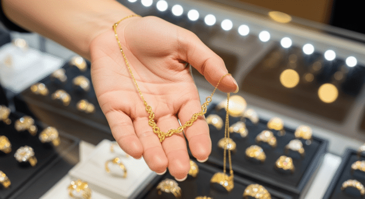 Harga Emas Perhiasan Bergerak Stabil dengan Kecenderungan Menguat Akhir Pekan