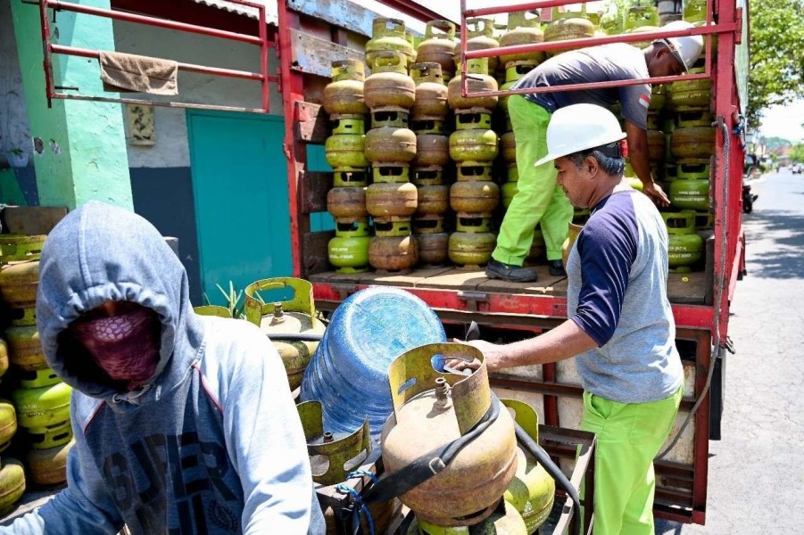 Bhabinkamtibmas Trirenggo Pantau Stok Gas LPG 3 Kilogram Pastikan Distribusi Aman
