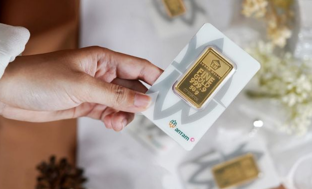 Harga Emas Antam Melonjak: Kenaikan Mencapai Rp 25.000 per Gram, Pembelian dan Buyback Dikenakan Pajak