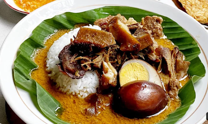 Sekali Cicip Bikin Rindu, Ini Rekomendasi 5 Nasi Gandul Khas Pati di Jakarta yang Wajib di Coba