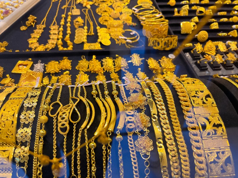 Daftar Harga Emas Perhiasan Naik, Buyback Tembus Rp2,44 Juta Per Gram