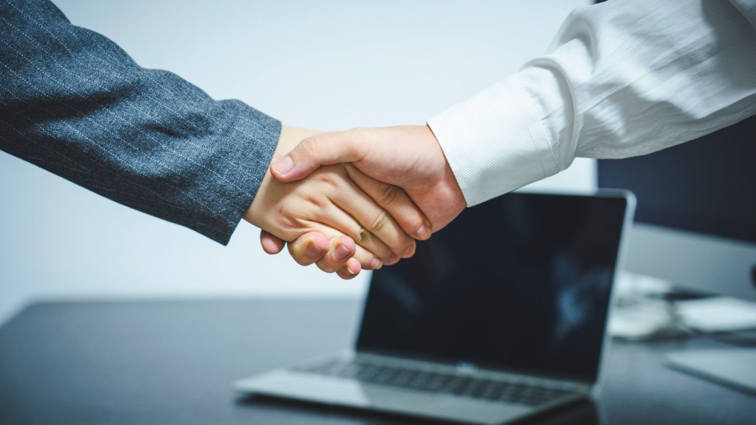 Kerjasama Bisnis Sukses atau Gagal? Kenali 6 Faktor Ini