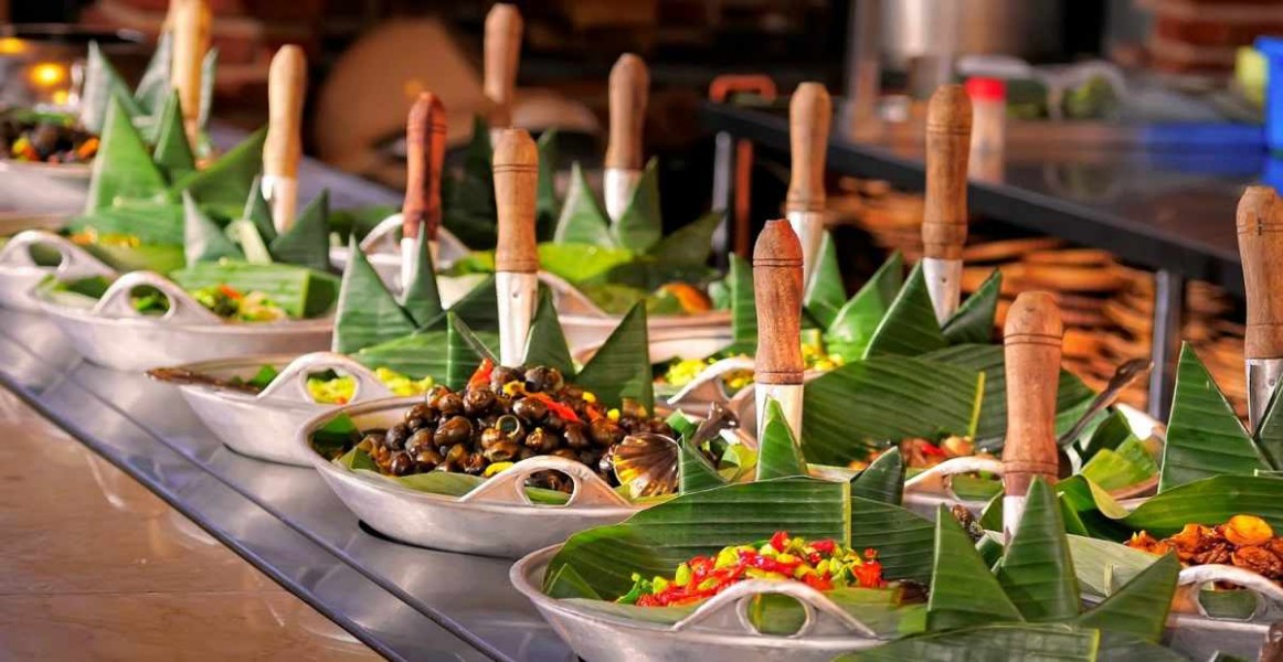 Daftar 10 Tempat Makan Lesehan Bandung Dengan Menu Sunda Paling Lezat