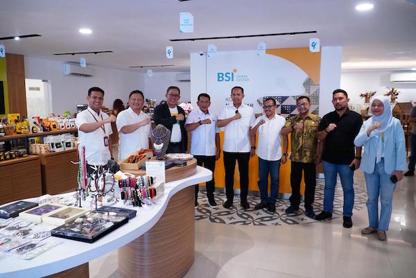 BSI Kucurkan Rp5,2 Miliar untuk Klaster UMKM Perikanan di Sulsel, Dorong Ekspor Landak Laut ke Jepang