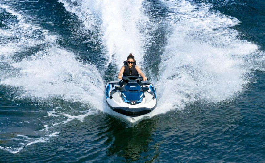 Cara Aman dan Seru Belajar Jet Ski Pemula