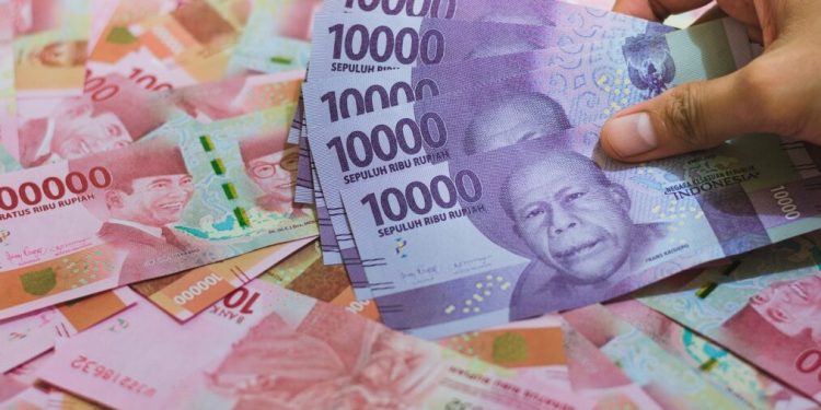 Bantuan Langsung Tunai BBM 2025: Jadwal Pencairan, Kriteria Penerima, dan Cara Cek Status Penerima Dana Bansos Rp300 Ribu