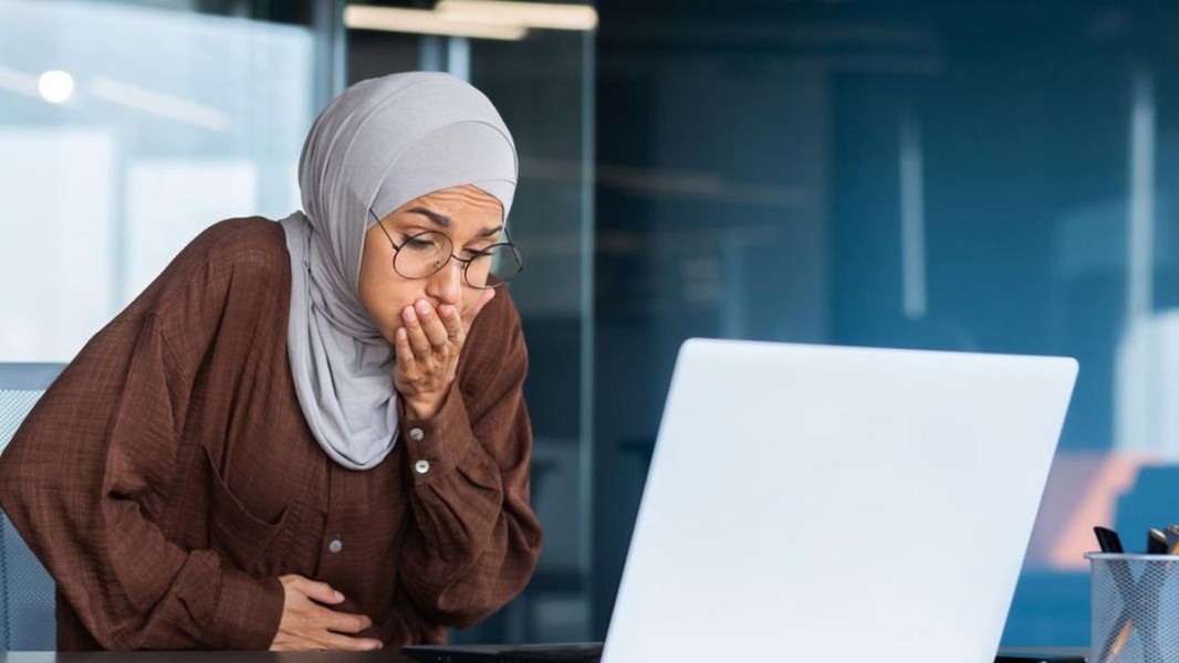 Muntah Saat Puasa, Ini Penjelasan Hukum Lengkap dan Panduan Ulama