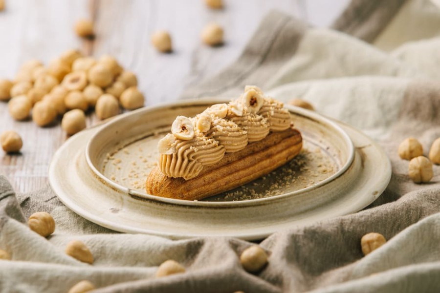 Resep Eclair Hazelnut Praline Ala Pastry Shop Bisa Dibuat di Rumah