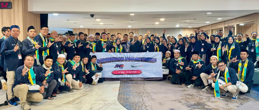 JNE Apresiasi Karyawan Lewat Program Umrah Bersama Keluarga