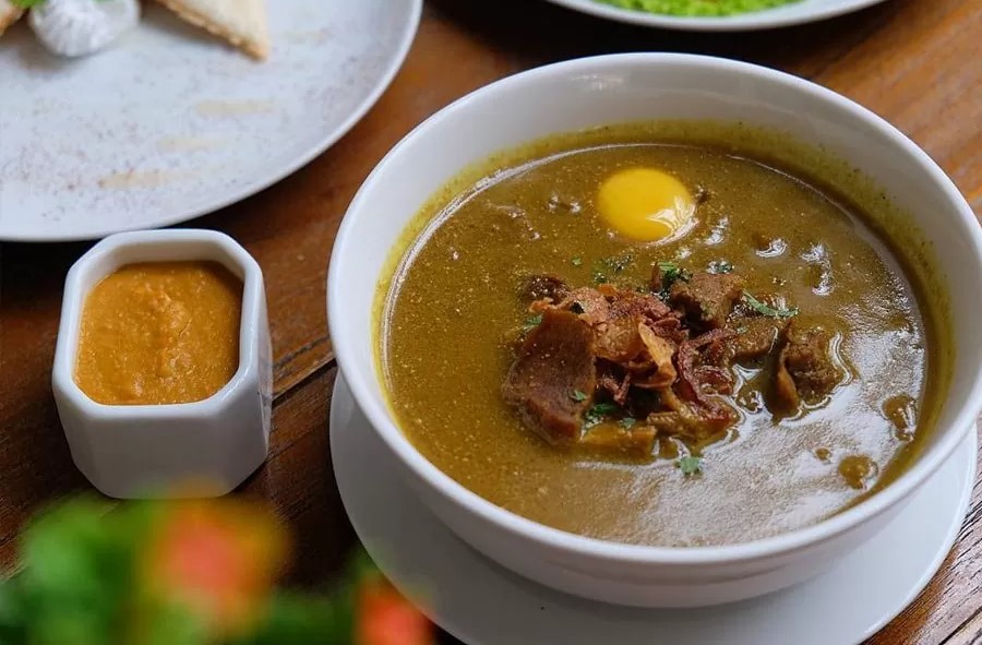 10 Pilihan Kuliner Khas Makassar Selain Coto dan Konro yang Wajib Dicoba