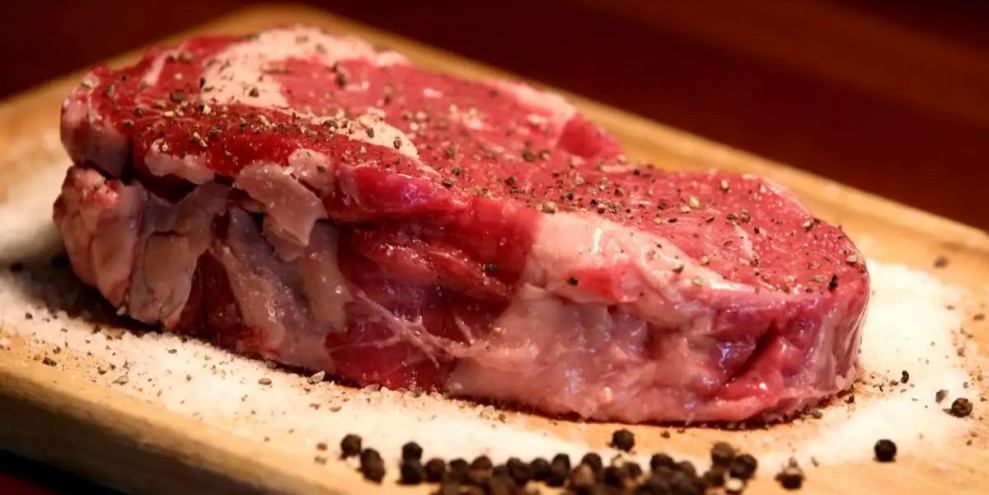 Tips Membuat Roast Prime Rib Juicy Ala Restoran di Rumah