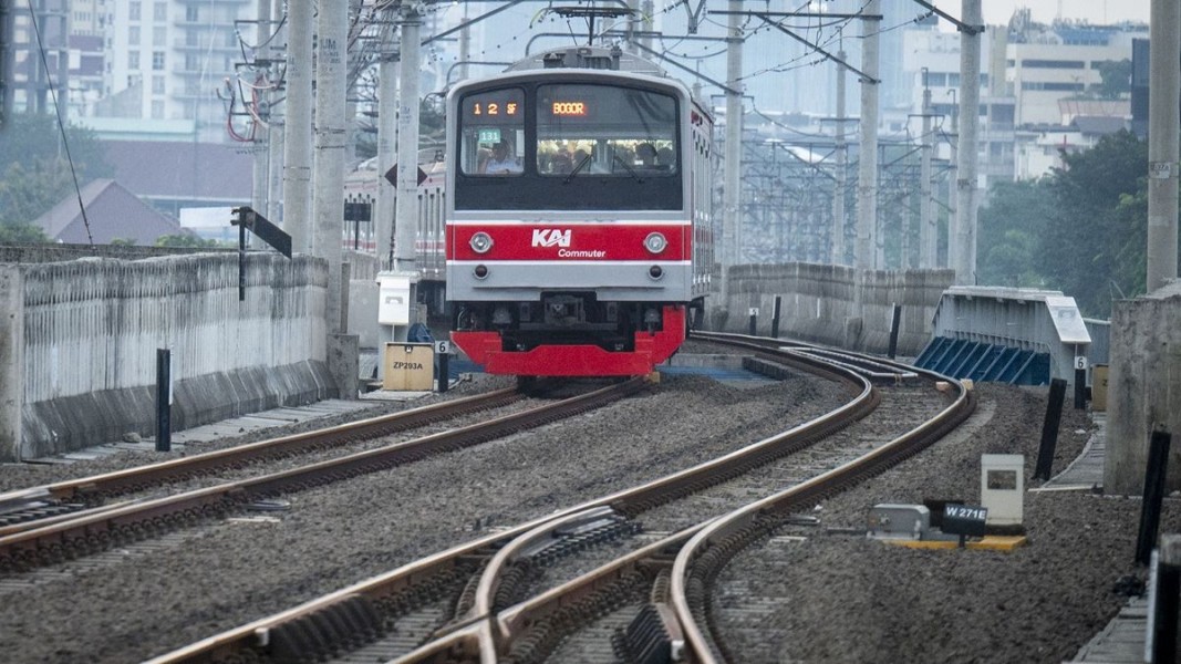 KAI dan PLN Bersinergi Dorong Elektrifikasi Jalur Kereta Nasional