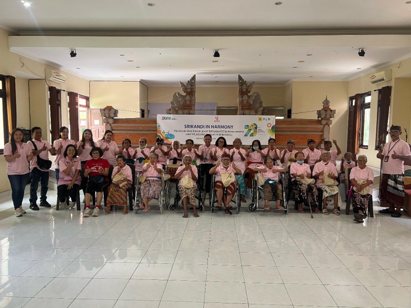 Srikandi PLN UP2B Bali bantu perkuat kesejahteraan mental lansia dengan dukungan program dari PLN UIP2B Jamali