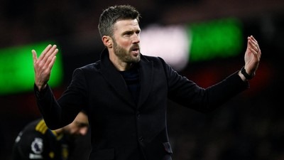 Dilema Michael Carrick: Sukses Instan yang Membuat Manajemen Manchester United Terjepit