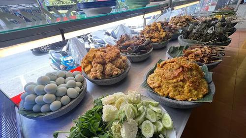 Rekomendasi Tempat Makan Dekat Terminal Leuwipanjang Bandung Enak Murah Mudah Dijangkau 2026