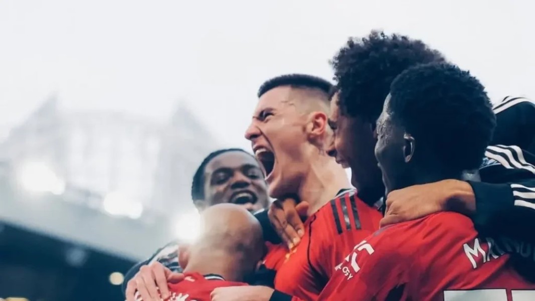 Michael Carrick Samai Rekor Ruben Amorim Usai Manchester United Tekuk Fulham